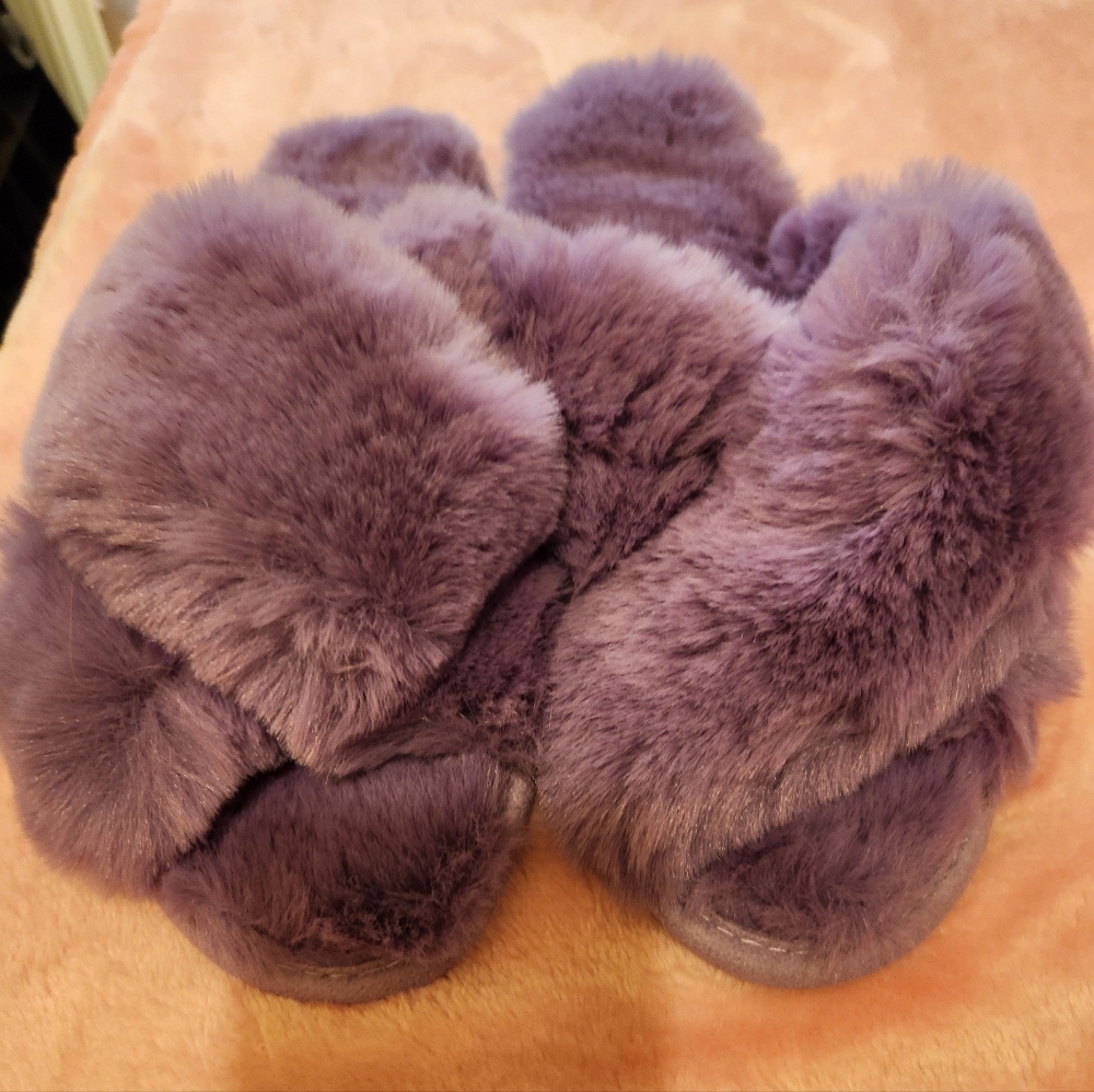 Plush Purple Faux Fur Slippers●nwt☆ Size 9/10